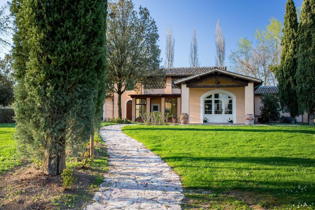 Hotel Villaggio Le Stelline Montefalco Εξωτερικό φωτογραφία